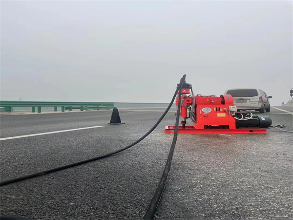 西昌马路路基路面开裂下沉注浆加固灌浆